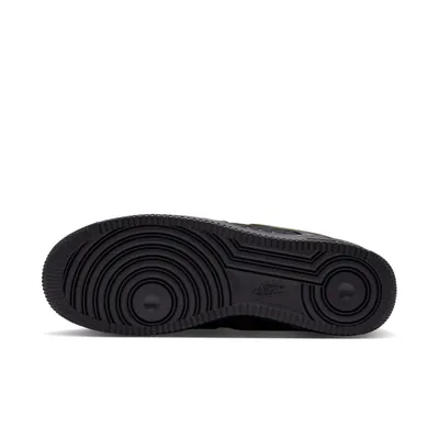 victor-solomon-x-nike-air-force-1-ir2076-001-3.png