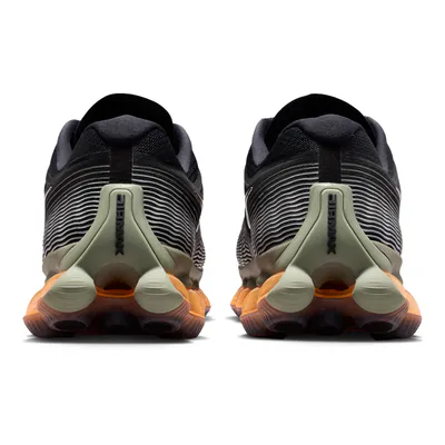 nike-air-liquid-max-black-metallic-iq7635-002-5.png