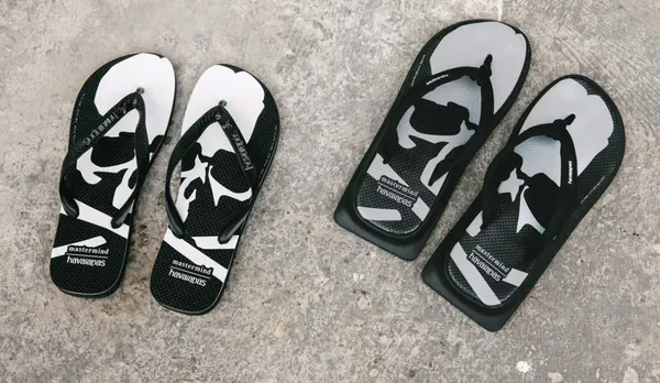 BLOG FlipFlops vs Slides2.png