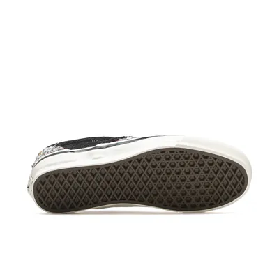 vans-premium-lx-classic-slip-on-98-cardigan-black-white-vn000d9wy28-4.png
