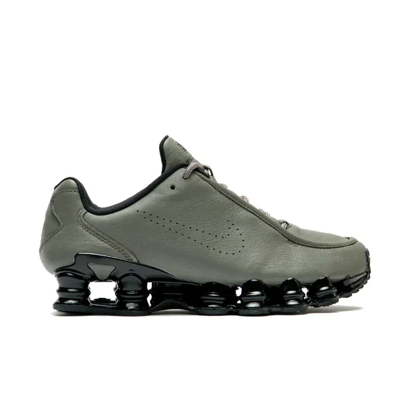 nike-shox-tl-se-flat-pewter-ir2097-002-1.png