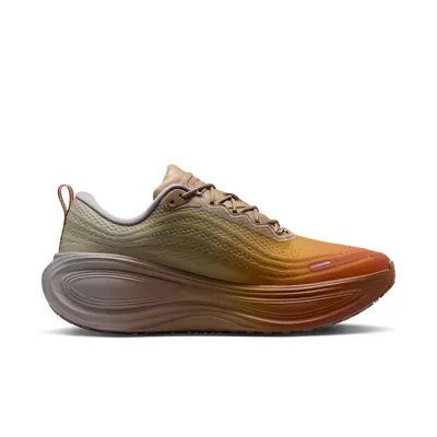 nike-vomero-plus-cheat-day-iv4522-200-2.png