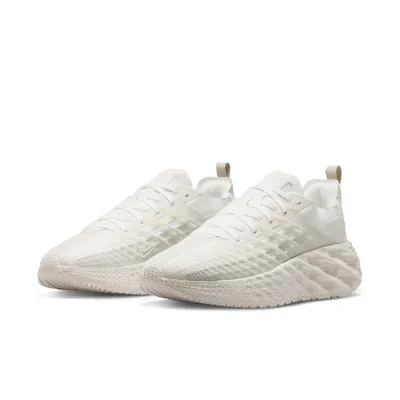 nike-ava-edge-summit-white-im1973-100-2.png