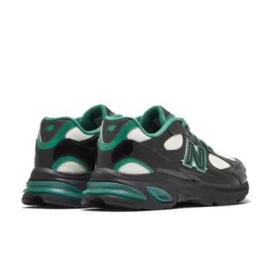 new-balance-2010-black-green-u20104cj-4.png