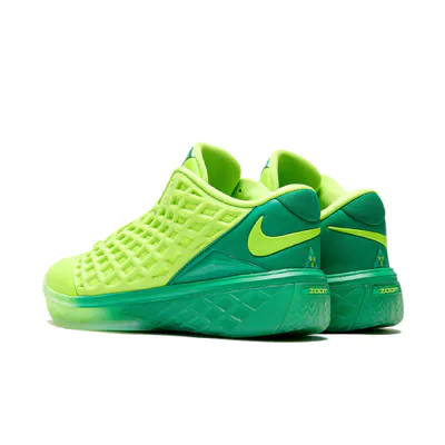 nike-kobe-3-low-protro-grinch-iv7127-300-4.png