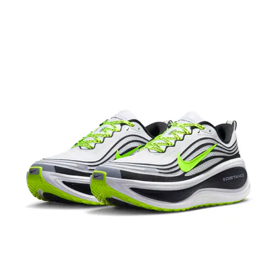 distance-x-nike-vomero-plus-iq7318-100-2.png