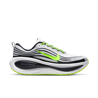 distance-x-nike-vomero-plus-iq7318-100-1.png