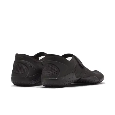 skims-x-nike-rift-1-tone-mesh-tar-iw0831-001-4.png