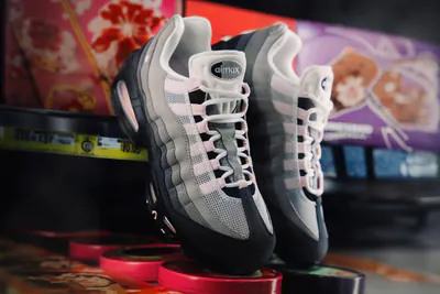 nike-air-max-95-pink-foam-release-heat-mvmnt-2.jpg