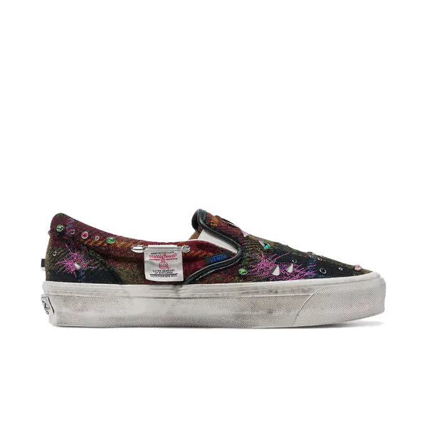 harris-tweed-x-vans-classic-slip-on-red-vn000e96bjn-1.png