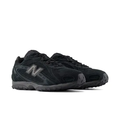 new-balance-204l-triple-black-u204l5yb-2.png