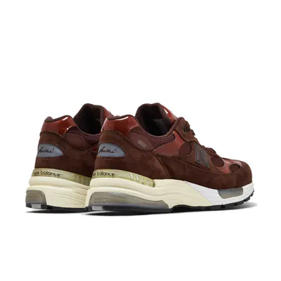 amin-x-new-balance-992-made-in-usa-chocolate-amber-u992ne-4.png