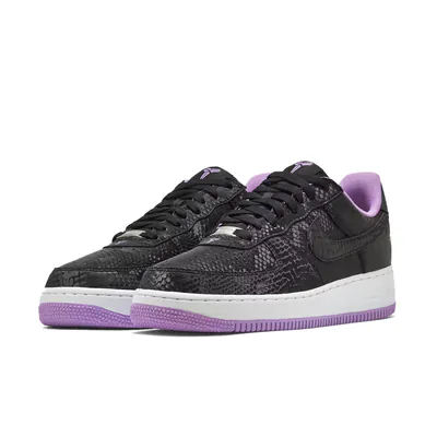 kobe-bryant-x-nike-air-force-1-low-forever-black-purple-ib0018-007-2.png