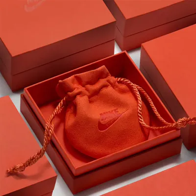 nike-jewelry-collection-eoww10-saa-2.png