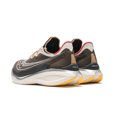 highsnobiety-x-saucony-endorphin-pro-5-coffee-s101940-1001-4.png