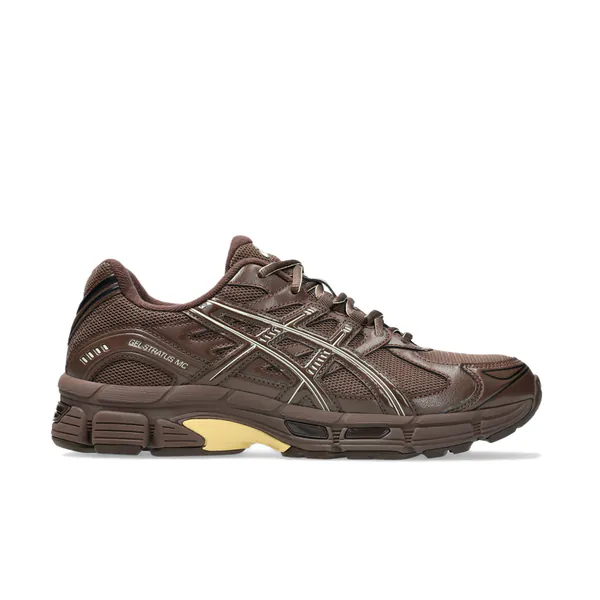 emmi-x-asics-gel-stratus-mc-brown-storm-1203b257-200-1.png