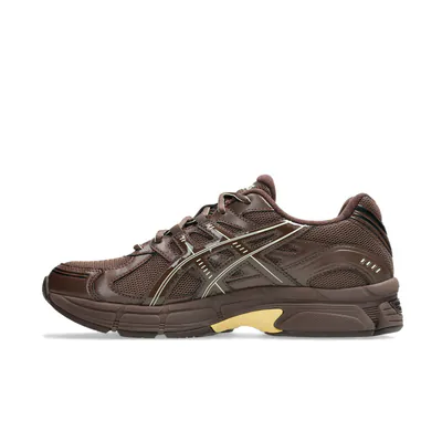 emmi-x-asics-gel-stratus-mc-brown-storm-1203b257-200-3.png