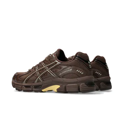 emmi-x-asics-gel-stratus-mc-brown-storm-1203b257-200-4.png
