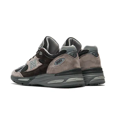 new-balance-991v2-made-in-uk-elevated-neutrals-u991ey2-4.png