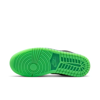 nike-air-jordan-1-low-se-halloween-iq5494-001-5.png