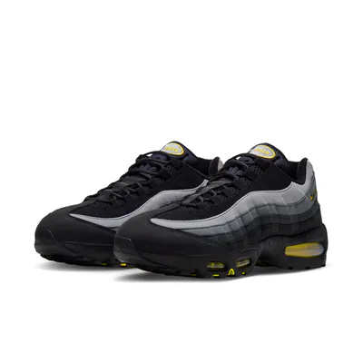 nike-air-max-95-big-bubble-batman-iq0229-001-2.png