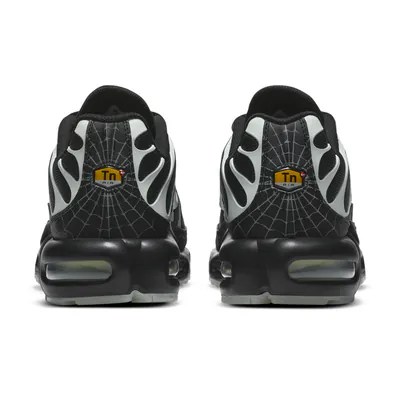 nike-air-max-plus-spider-web-black-dd4004-001-4.png