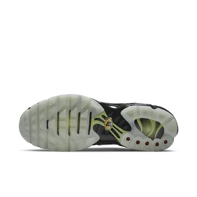 nike-air-max-plus-spider-web-black-dd4004-001-5.png