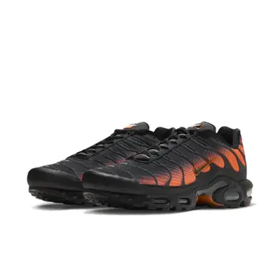 nike-air-max-plus-glasgow-ix7920-001-2.png