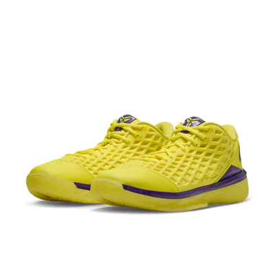 nike-kobe-3-low-protro-dynamic-yellow-iv7127-700-2.png